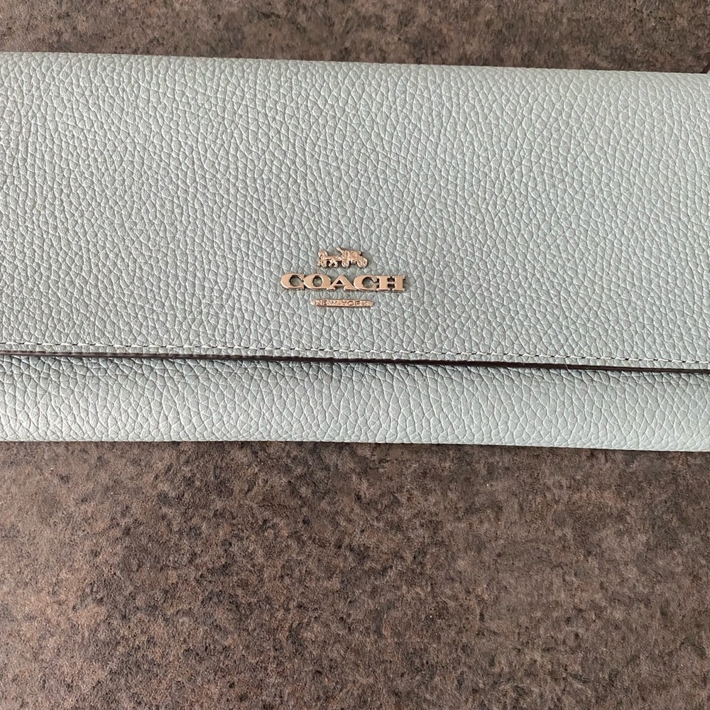 Coach Women’s Soft Mint Green Trifold Wallet - Picture 4 of 12